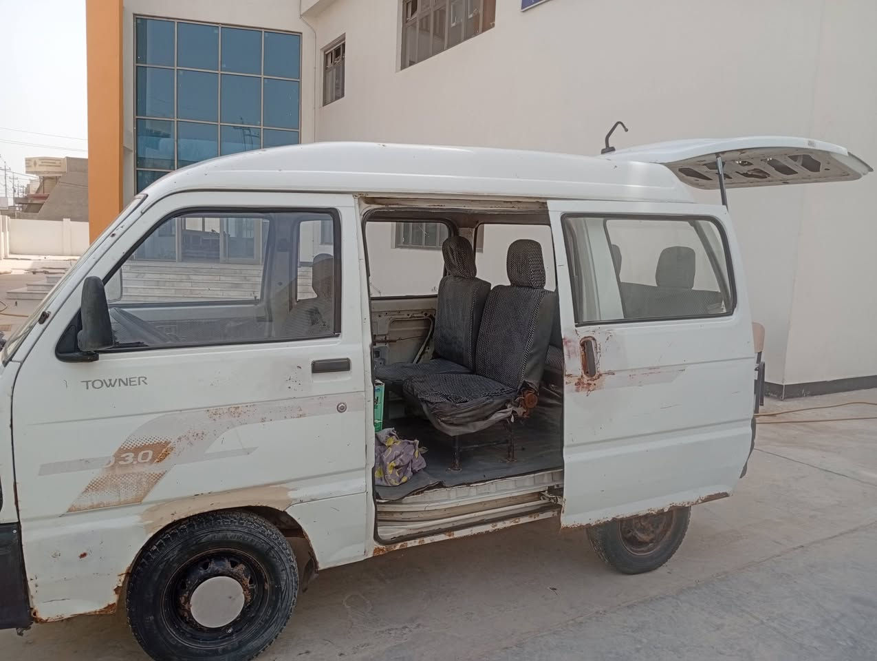 السلام عليكم كيه فإن 6راكب خصوصي قادسية السعر 17وبيه مجال اتصال ***********
