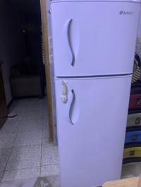 ثلاجتين • نظيفات • صغر المكان