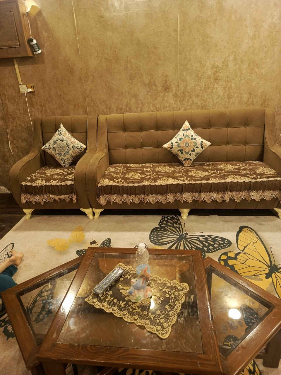 السلام عليكم تخم وفاترينا للبيع السعر ٧٠٠ مكاني المنصور متواجد واتساب رقمي ***********
