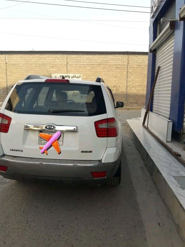 السلام عليكم ماهافي موديل،،، 2011خليجي،قطعتين صبغ   خلف السائق  خدوش فقط السيارة فور ويل اشيار بل مري 7راكب 3قطع تبريد السيارة جاهزة من كل النواحي السعر خاص غير متواجد ع فيس المكان بغداد  رقم الهاتف ***********واتساب📞 رقم صاحب السيارة
