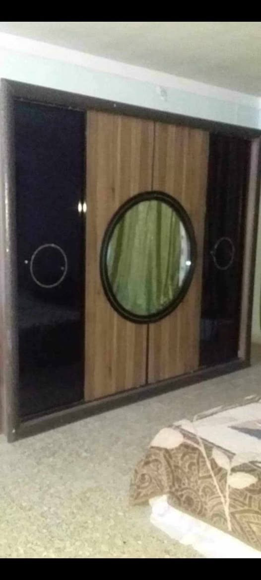 غرفة نوم للبيع خشب أصلي معروضة ب 250 الف للتواصل على واتس اب فقط ***********
