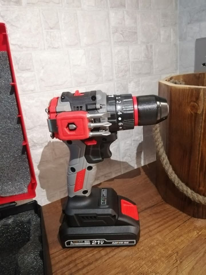 دريل شحن من ماركت نانوي بطارية ٢١ فولت فتح وشد وهمر و طوبة ١٠ ملم حديد برشلز راقي جدا ورهيب تجي ويا سيت لبة وسيت براين لحجز والاستفسار راسل الصفحة أو الرقم
سعر : 55 الف 
 *********** على واتس اب
