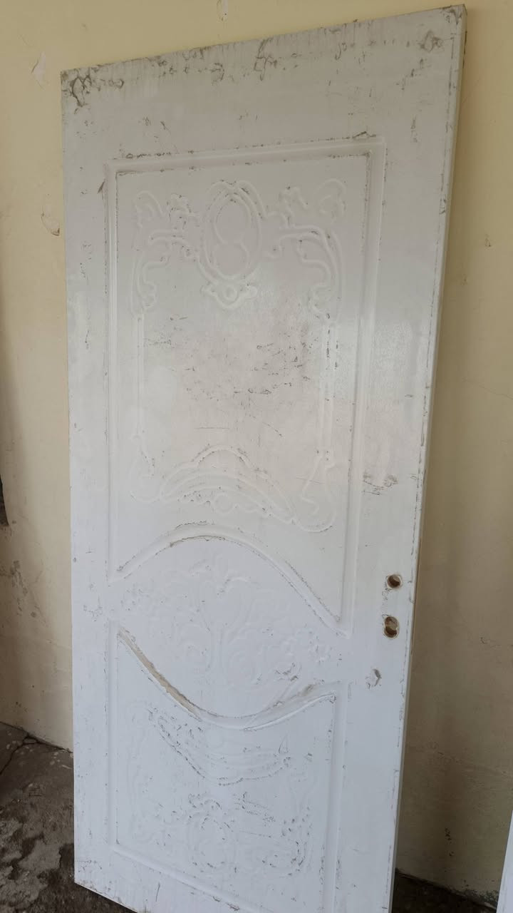 السلام عليكم ابواب خشب للببيع
سعر الباب 80 
المكان الشرقاط قريه شكرأ
اتصل ***********
