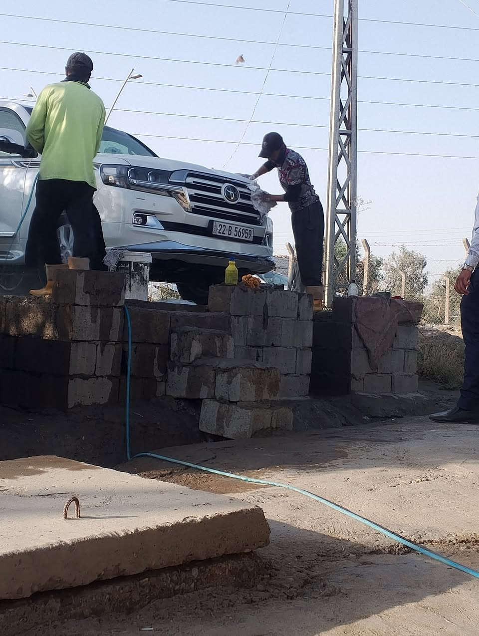 السلام عليكم لاندكروز للبيع موديل 17 كفاله عامه *********** اتصال الرقم
