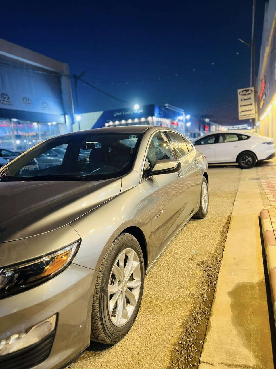 من رخصت الادمن السلام عليكم وينهم اليدورون حار او مكسب او رخيص يلا بويه (ماليبو )/2024/ أمريكي حادثها فقط تخريب جام تحديدن جامت الصدر بس السياره مكفولا كفاله عامه جديده السياره اكثر من ماتتوقع السياره مكانها حله شارع 80 الشركات الجديده سعرها بلاش (140 ) او بيها مجال بصيط حيل هاذا الرقم مامتواجد على النت (***********)🫡
