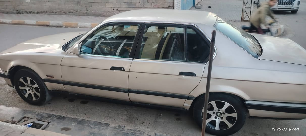 ‏BMW موديل 1992
‏اللون شمباني ذهبي 
‏حجم 735 6 سلندر
‏كهربائيات ولاجطل
‏100/100كهربائياته
‏حداديه نفظ جاهزه
‏مكينه وكير شرط
‏تبريد فقط كمبريسر عاطل
‏التاير زوج جديد زوج نص عمر
‏السياره شرط التحويل مشروع
‏وطني صاحبه جيراني سنويه
‏2026 تنتهي السعر ٤٠وبيهه
‏مجال للشراي الانبار هيت
‏‪0789 247 7997‬
‏مامتواجد ع النت الاتصال
‏السوك كلشي بي ماعجبك 
‏اعبره واني الممنون
‏
