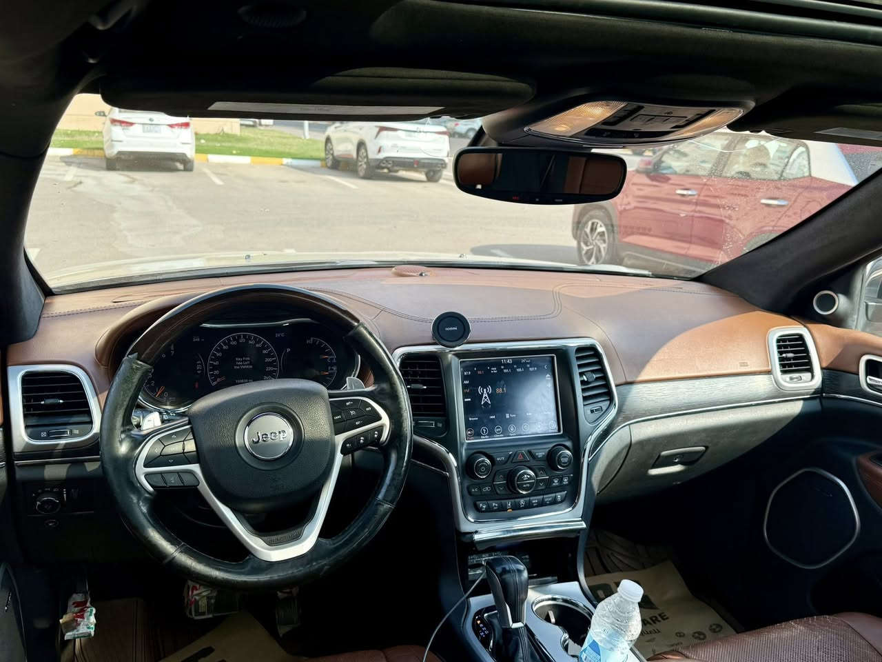 للبيع جيب جراند شيروكي سومت 2018 🚙
محرك 6 سلندر – فل مواصفات – أعلى فئة Summit

السيارة نظيفة جدًا واستعمال شخصي، سياره كلين بدون حادث هنا صار بيه بارد باب السايق / والباب الخلفي جهة صدر 
🔧 التفاصيل:
 • موديل 2018
 • سومت فل مواصفات
 • محرك 6 سلندر 3.6
 • قير أوتوماتيك 8 سرعات
 • دفع رباعي 4×4
 • اللون: (رمادي)
 • الممشى: (120,000)

✨ المواصفات:
 • مقاعد جلد فخم
 • تدفئة وتبريد بالمقاعد الأمامية
 • شاشة كبيرة + ملاحة
 • نظام صوت راقي
 • فتحة سقف بانوراما
 • رادار + نقطة عمياء
 • كروز كنترول ذكي
 • حساسات وكاميرات أمامية وخلفية
 • تعليق هوائي (رفع وخفض)
 • تشغيل بصمة + زر ستارت

🚗 السيارة جاهزة للفحص بأي مكان

📞 للجادين فقط
اتصال / واتساب: (***********)
