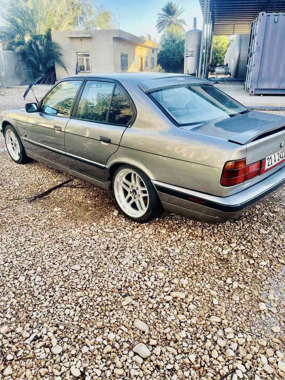 سلام عليكم .للبيع BMW.موديل1991 .حجم 525 اصل . مسكر فانوس سنويه 2030وارد يابني. مصبوغه جماليه .مواصفاتها معروفه فول ماعده الفتحه.  وبيهة رصعه بصيطه بالباب الخلفي مكينه وكير وحداديه وكهرباىيات كله بشرط بيها شلعه ومعدل خير من الله
تايرات جدد ويل M
رقم السياره سليمانيه  .أ. تحويل
السعر/63ورقه بيها مجال بسيط
مكان السياره/بابل حله
الرقم /***********
***********
