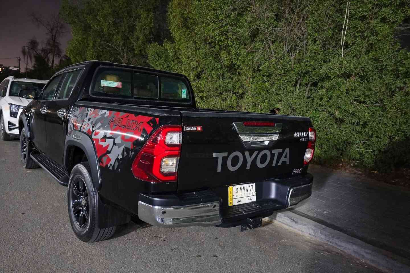 هايلوكس ٢٠٢٢ ساز 
السلام عليكم ماشي ٥٤ الف 
ساز بدون صبغ بدون بارد بيها كم رصعه فقط 
فور ويل 
٦ سلندر 
مانع انزلاق
قفل اكسلات 
كامره 
تبريد كشنات
 حساسات 
ارضيه مغلف جلد 
درع امامي 
هوك خلفي 
نفخات جاملغ
بدون شفقه
كشنات الخلفيه مغلف جلد 
كير مكينه تبريد مملعوب بيها جديده 
سعره (٣٤٠ ) وبي مجال بسيط حك الجيه 
***********
مكانها بغداد الخظراء
