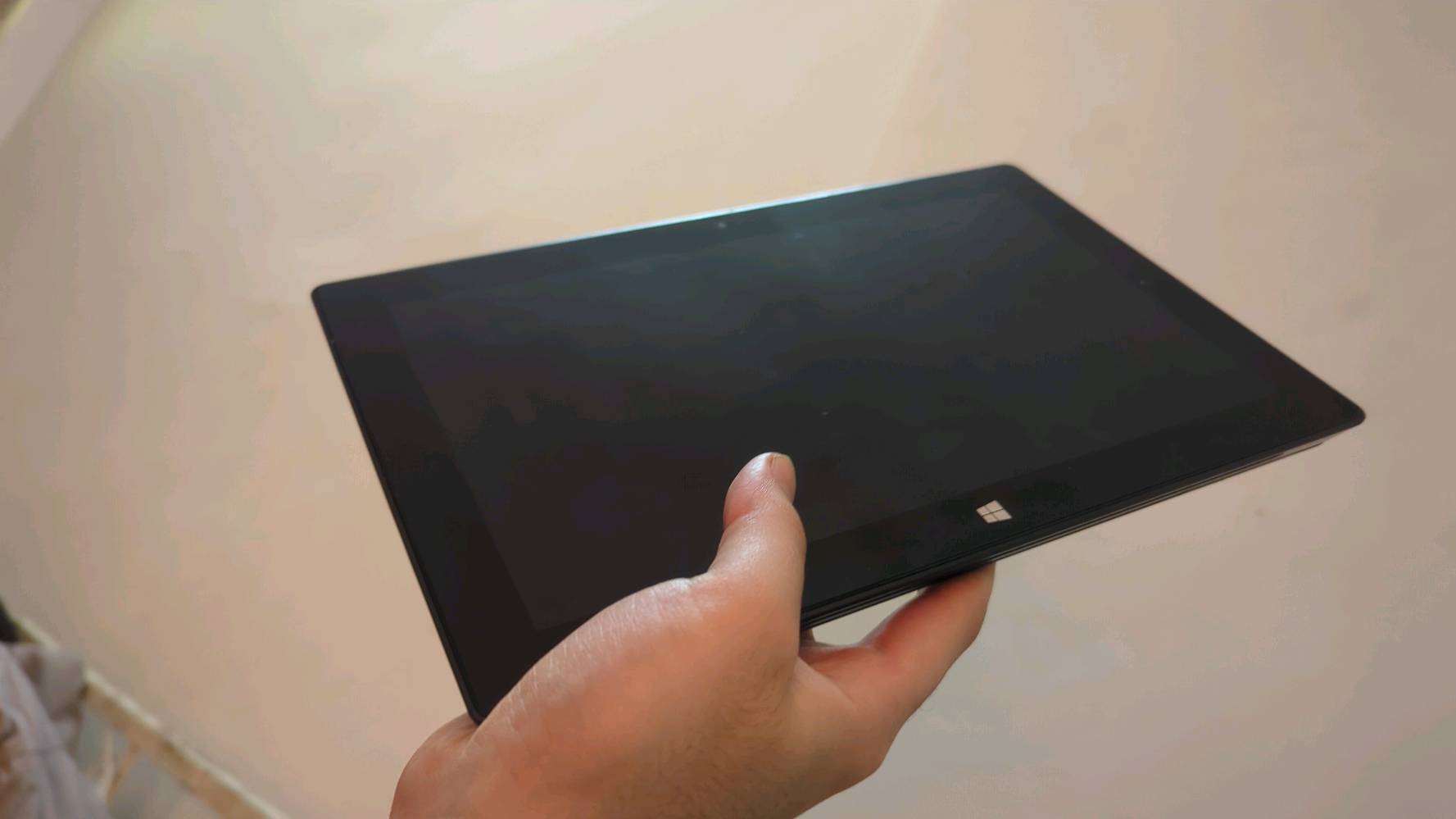 تابلت مايكروسوفت نظام ويندوز 
رام 4 كيكا
هارد 64كيكا
للتواصل واتس اب ***********