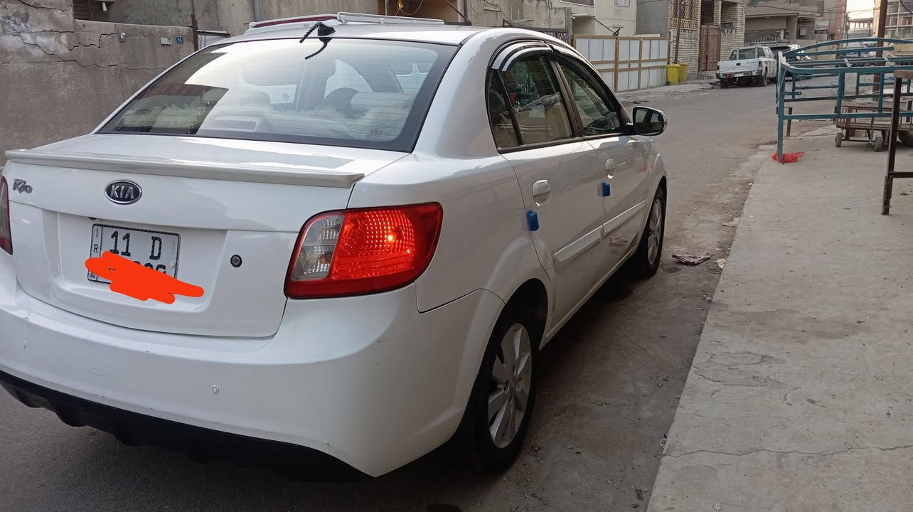 السلام عليكم ريو 2012 خليجي محرك 1600 تخم تاير جديد بيه بخ بنيد بدون دواخل مع جوه الرقم الخلفي شبر  الباقي مكفول  السعر 103 وبيه مجال بسيط ***********  عبدالله
