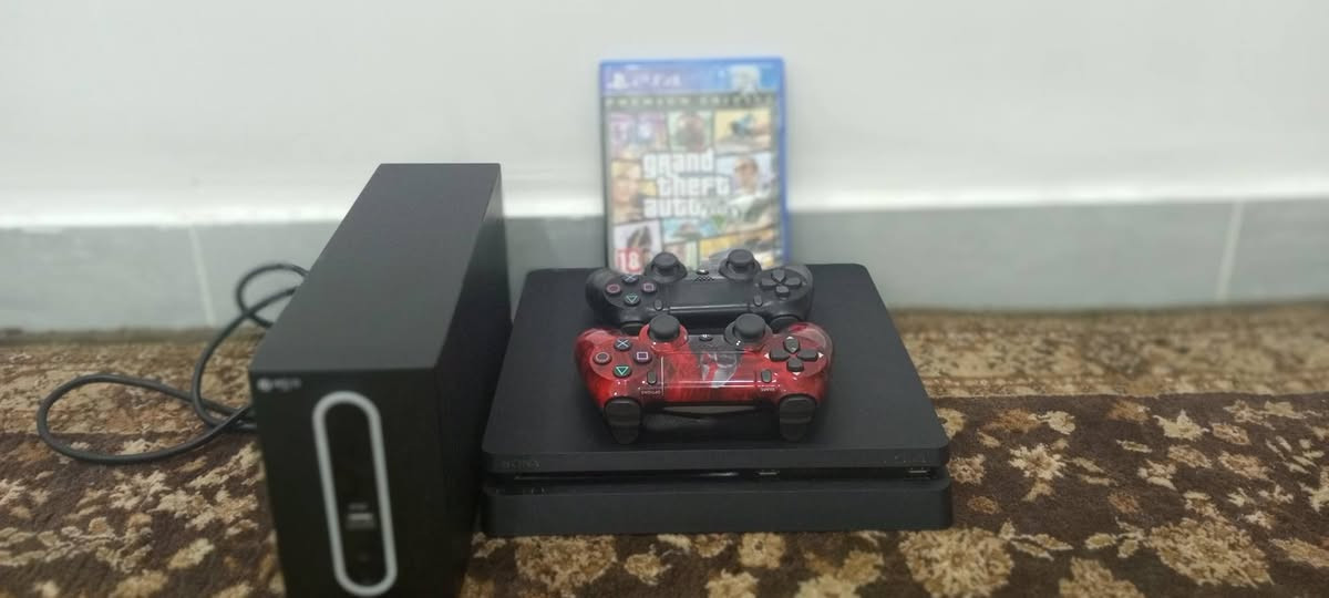 بليستشين4سلم اونلاين ويا    ups850 وجوستكين وقرص gta5لوك ستيكر بعده على كلبسات الشركه نضافه100٪100 ويا 3حسابات متروسات العاب السعر 260 مكاني الكوت الجديده للاستفسار***********
