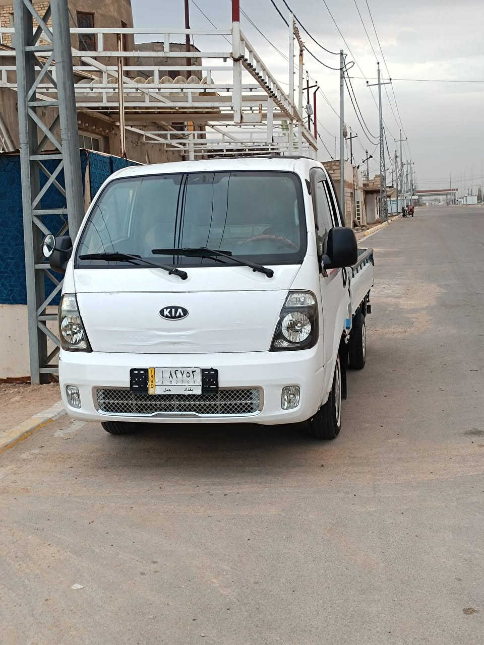كيا2700
موديل2009. بغداد السعر 90وبيه مجال ***********
