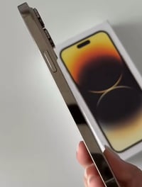 ايفون 14 برو ماكس  ذاكرة 256 بطارية 83‎%‎  استخدام شخصي نضيف جداً  ويا...