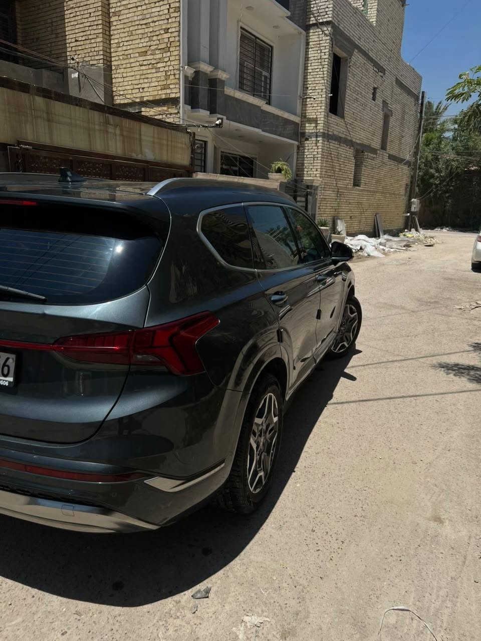 بيع مستعجل
هيونداي سنتافي٢٠٢٢ هايبرد لمتدد
فول الفول أعلى فئة  30 الف كيلو برقم بغداد بنوراما دفع رباعي أربع كامرات رادارات امامية خلفية جانبيه مكينة 1.6 تيربو  مع محرك كهرباء . حادث بنيد وجاملغ وصور الحادث مرفقة
السعر  :  180  وبيه مجال لان مستعجل عندي مريض وشوفو بيش خواته معروضات 
مكلفه (235) 
بيع فقط بدون مراوس 
بغداد - الدورة
5 راكب

المواصفات:-( vip )
١- مفتاح ذكي بصمة + التشغيل عن بعد .
٢- نظام اوتو بارك / تقديم و ترجيع السيارة بالمفتاح الذكي والتوقف الذاتي بدون سائق
٣- كير بنظام الازار المنفصلة الاصدار الجديد ( بيانو)
٣- كير ماوس ثانوي 
٥- بنوراما فتحة سقف.
٦- هاند بريك بصمة
‏٧ - Auto Hold  أوتو هولد
٨- خاصية ISOFIX   ايزو فكس قفل الاطفال
٩- نظام مانع الانزلاق
١٠ - نظام نزول المنحدرات.
١١ - نظام اطفاء المحرك (A) ذاتيا في الازدحامات لتوفير الوقود
١٢- شاشة تدعم Apple Car play و Android وبلوتوث مدمج والأوامر الصوتية
١٣- الداشبورد الكتروني بانماط متغيرة حسب وضعية القيادة
١٤- الشاشة الوسطية حجم كبير ١٢ انج مع دعم الملاحة بالخرائط GPS وبوصلة للاتجاهات
١٥- شاحن هاتف wireless
١٦-  مخارج شحن USB وتشغيل الميديا
١٧- منافذ للطاقة كهرباء 12فولت ومنفذ 110 فولت
١٨-  المرايا الجانبية قابلة للطي + نقطة عمياء + هيتر + اشارات
١٩- مرايا جانبية بخاصية الترحيب والفتح عند الاقتراب والاضاءة في الضلام
٢٠-  الصندوق كهربائي ذكي
٢١- حساسات ضغط الاطارات
٢٢- حساسات أمامية / جانبية /خلفية
٢٣-  كامرة اضافية لتقنية منع الخروج عن المسار
٢٤- ميزة التوقف الذاتي للمركبة منعا للاصطدام عند القيادة او الرجوع
٢٥-  المركبة تعيد نفسها للمسار الصحيح عند عدم الانتباه
٢٦- لايت زينون رباعي العدسات بتقنية High Beam الانارة الذكية + LED  نهاري
٢٧- بك لايت LED مميز مدعوم بتقنية ضد الضباب لاوضح رؤية للمركبة
٢٨- خاصية دعم الكاميرات عند تشغيل الإشارة الجانبية لرؤية الزوايا العمياء
٢٩- كاميرا دوارة 3D تفاعلية متعددة الاوضاع
٣٠- اضاءة داخلية LED تقنية Ambient Light متعددة الالوان
٣١- مرآة داخلية بخاصية التعتيم الذاتي
٣٢- سستم صوت سماعات محيطية مع دمام وتويترز
٣٣-  نظام القيادة الذاتي الذكي في الشوارع المخططة
٣٤- مثبت السرعة Cruise وميزة التباعد عن المركبات
٣٥- خاصية المايك للسائق للتحدث مع الركاب في الخلف
٣٦- حساس حراري بسقف السيارة بتحذير صوتي في حال نسيان الاطفال في المركبة
٣٧- قفل الابواب والنوافذ / خاصية عدم العبث للاطفال
٣٨- القفل المركزي للابواب وعدم الفتح عند مرور مركبة بشكل قريب من السيارة
٣٩- مقعد السائق خاصية الخزن وميزة الخروج المريح عند الاطفاء
٤٠-  المقاعد الامامية كهرباء + تبريد + تدفئة
٤١- المقاعد الخلفية تدفئة
٤٢- الداخل جلد بلون مميز تطعيم الدواخل
٤٣- ستائر جانبية
٤٤- ستيرنغ من الجلد حياكة مع تحكمات
٤٥- شفتات رياضية بالمقود
٤٦-  التبريد والتدفئة تحكم شاشة وتحكم يدوي ايضا
٤٧-  التبريد امامي خلفي مناخ منفصل
٤٨-بردات أبواب خلفية
٤٩- هايبرد جدا اقتصادي بالبنزين
٥٠- حساس لمس ابواب لفتح وغلق باب السائق والراكب
٥١- ماسحات امامية حساس / تشغيل تلقائي وسرعة حسب غزارة المطر
٥٢- ماسحة خلفية حساس /  تشغيل تلقائي عند المطر
٥٣- اريل نفكيشن مدمج بتقنية التقاط بث الراديو HD
السياره موجوده بالدوره رقمه اربيل باسمي تريد تحويل تريد وكالة السونار مرفق بالمنشور بيه باب وجاملغ بدون دواخل حته الدعاميات مامصبوغه اتوقع موضح كلشي بالمنشور وهذا رقمي للشراي ***********
