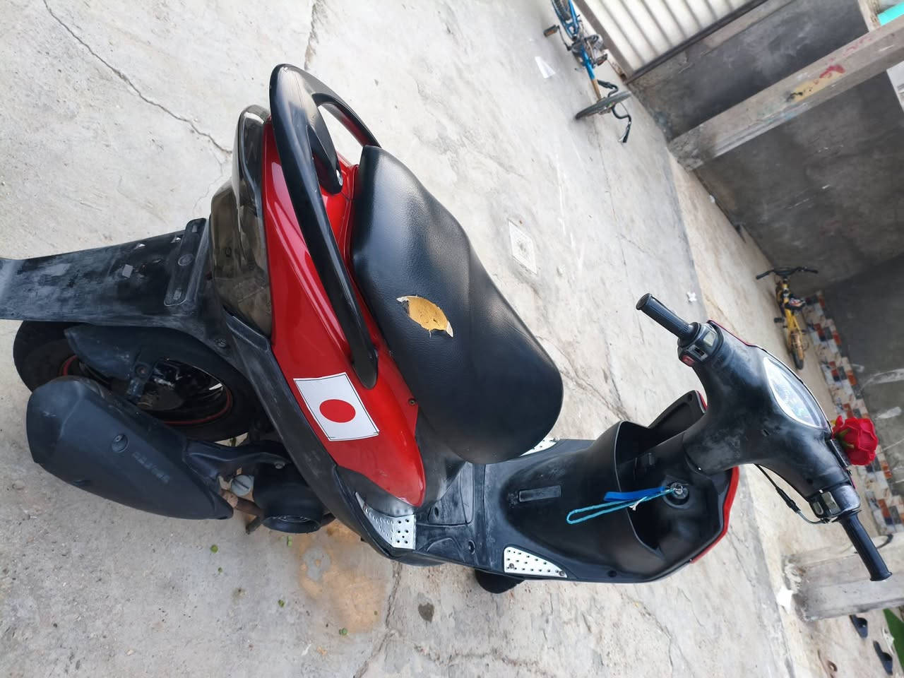 سلام عليكم ماكس عدلة للبيع مكينة 49بلاد مامفتوح زوج تأيرات جدد كفرات بلادية ختم واحد وي المكينة كلجات WFرياضي سلف شغال اشاير شغالة هورن شغال كلوب زنون ثلجي (الدراجة صارلهة 3تشهور نازلة من الرمبة ) سعرهة 750 وبيهة مجال للطيبين رقمي (***********)بابل حي الجزائر
