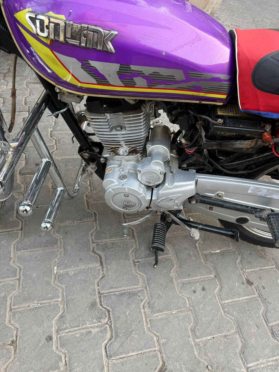 دراجة ايراني موديل 2024مكينة 150cc
لون مميز 💜
نقصها صفاحية ومجمع مال سلف 
تاير امامي جوبلس جديد كلج جديد 
دراجة نظيفة السعر 650وبيها مجال
مكاني ألاعظمية 
***********
