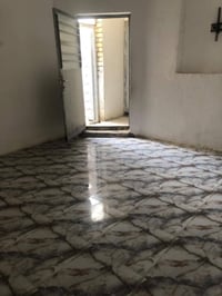 ب300 ايجاره بيت طابق ثاني بالدوره معزول غرفه وصاله ومطبخ وحمام وسطح اي...