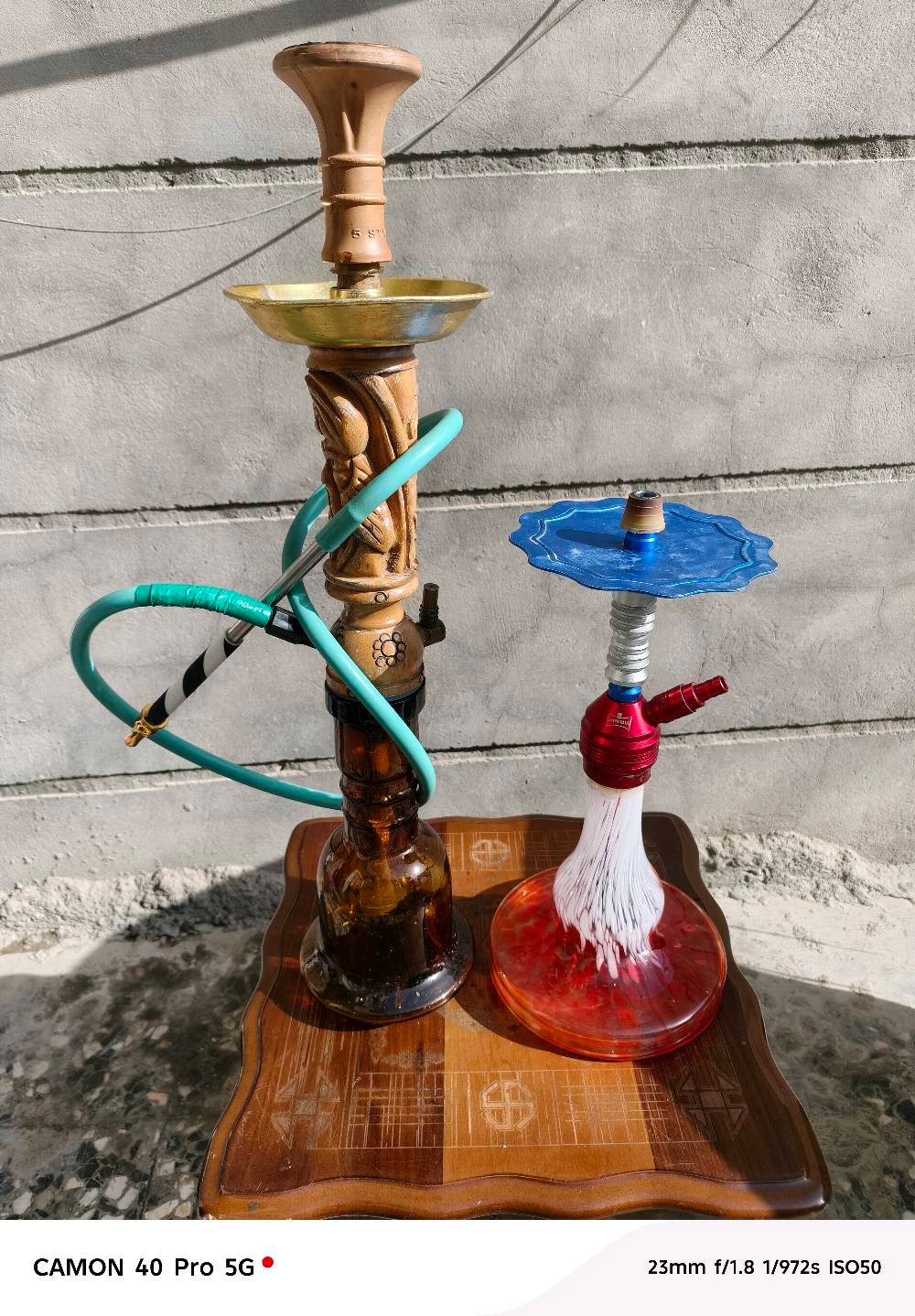 نراكيل اثنين للبيع او مراوس حسب القناعه خشب والاماني سعر ٤٠ الف نفس وطعم وكثافه العنوان بغداد العبيدي حي الرئاسة الثانية شارع ١٥