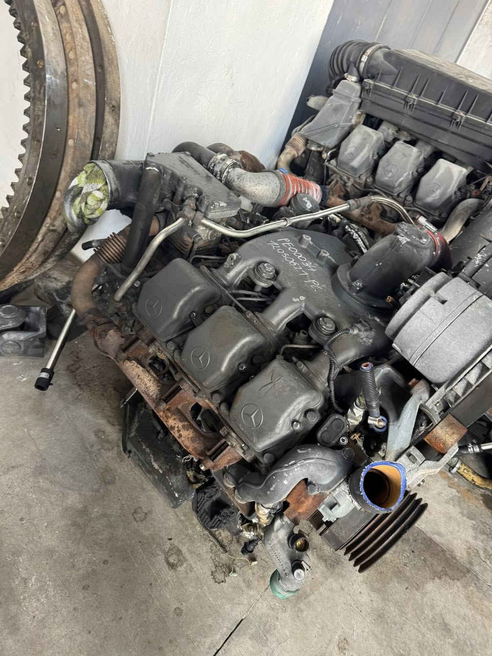 الان موجود انواع المحركات وكيرات لسيارات مرسيدس 
نوع. اكتروس. اكسور. اتيكو. 
العنوان اربيل صناعه الشمالي كراج 
محمد حجي سمير كركوكي 
للاستفسار اتصل على الرقم 
009647503130750
009647701326202

Now available: Engines and transmissions for Mercedes vehicles (Actros, Axor, Ateco).
Address: Erbil, North Industrial Area, Garage.
Mohammed Haji Samir Kirkuki
For inquiries, please call:
009647503130750
009647701326202


**إذا كنت صاحب هذا الإعلان وتريد حذفه لأي سبب، رجاءا أرسل رسالة إلى الدعم الفني**