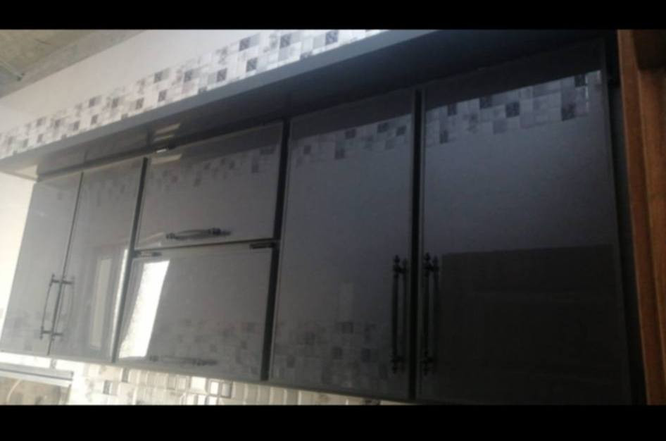 السلام عليكم كاونتر ثلاث قطع للبيع مترين ونص هوه والملحق +الحوض متر ونص ماصار شي من فصلنه العنوان موصل الايسر للستفسار اتصل عل ***********
