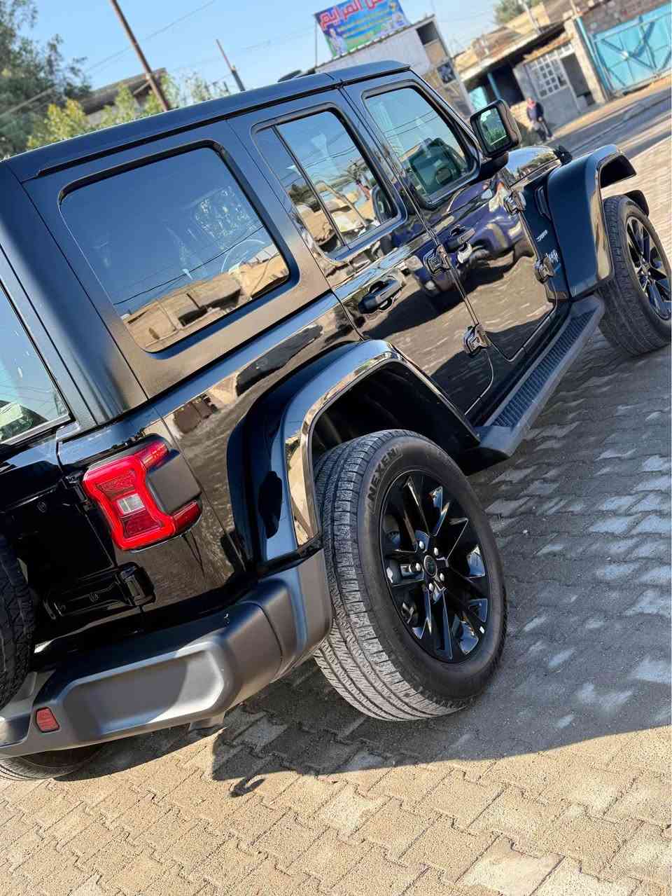 السلام عليكم جيب رانكلر  4Xe 2024  وارد امريكي
السياره مرقمه و جاهزه 

       2024 JEEP WRANGLER, SAHARA 4XE.  2.0L

حجم المكينه : 2000 تيربو + هايبرد + هجين شحن خارجي
المسافه المقطوعه : 16 ميل       
                    
الضرر : بنيد مبدل نفس الون
                       
   الايرباك : دركة استيرن و برده

#المواصفات 
1.قماره تتفصخ صير كشف
2.بصمه 
3.لوكير
4.كشافات 
6.شحن خارجي
7.هيتر بالاستيرن 
8. شاشه
9.هيترات بالكشنات
10.تشغيل عن بعد
11.كشنات مخمن
12هيترات بالكشنات
13. دمام خلفي
 

💰# السعر 317$ وبيه مجال

☎️تفاصيل اكثر هذا رقمي ***********  بيه وات ساب

مكان السياره : بغداد الكراده قرب ساحت الواثق بغداد, العراق
