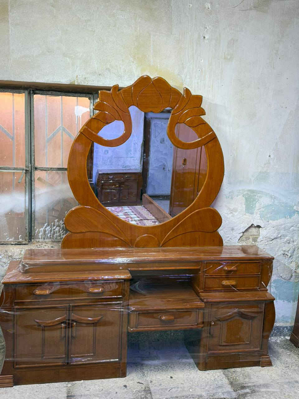 غرفه صاج بورمي. طابقين ام سته ثكيله نعيوده من جديد صبغ جام قفاله سراكي. شغل ثكيل ***********
مكان حله ثوره
