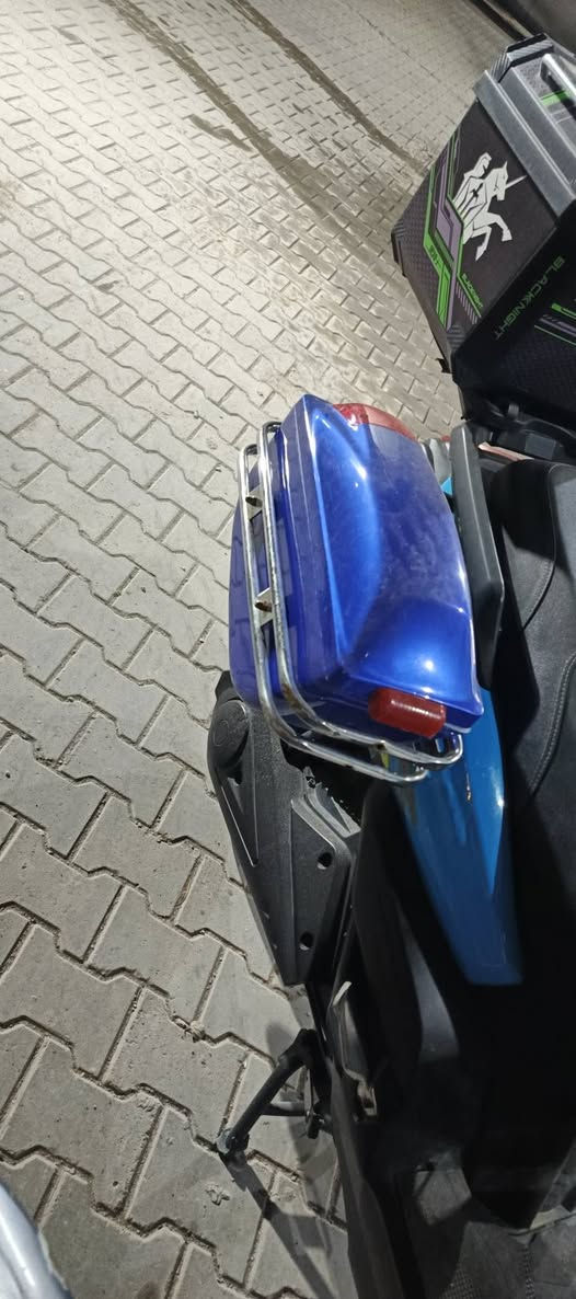 السلام عليكم  هذن جنط صفاحيات للبيع بل اضافة جنطة الجبيرة   نضيفات  مكانهن شارع فلسطين 
هذا رقمي ***********
