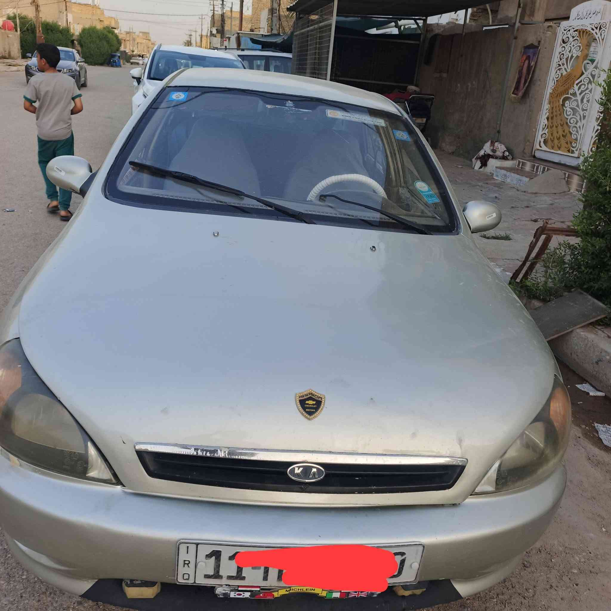 السلام عليكم  كيه ريو مديل 2001
مكفوله من الضربه تخم تاير بحاله جيده تبريد ثلج غرفة  نضيفه رقم بغداد مشروع وطني سياره جاهزة  كير اوتو بلادي مكينه مكفوله السياره مصبوغه جماليه بدون حادث سعرها 37 وبيها مجال بسيط  مكانها كوت مركز مدينه للاستفسار ***********

