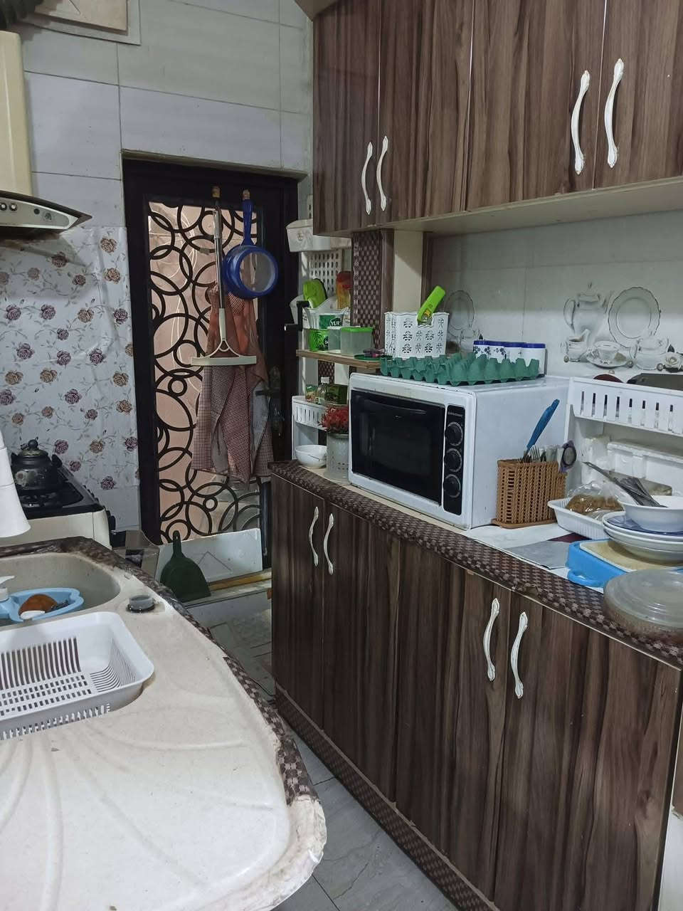 دار للبيع - حي الواسطي  طابو صرف 

المساحة 100 متر. بناء حديث 2024 

الواجهة 5. متر. 

نظام دارين (. درج خارجي )  كل طابق يحتوي على 1 غرفة نوم - استقبال - مطبخ - صحيات - صالة - كراج )

هدية مع الدار منظومة طاقة شمسية 8 امبير 

سبلت.عدد2

💵💵السعر مناسب جد ع الاتصال 💵💵

🔴 1- التعامل يكون مع صاحب العقار الشرعي حصراً
2- المكتب  وسيط بين الطرفين ولحفظ الأجرأات القانونية والتأكد من صحة العقار قبل تسليم اي مبلغ بأشراف قانوني

97769701814
مكتب سلطان العقار
