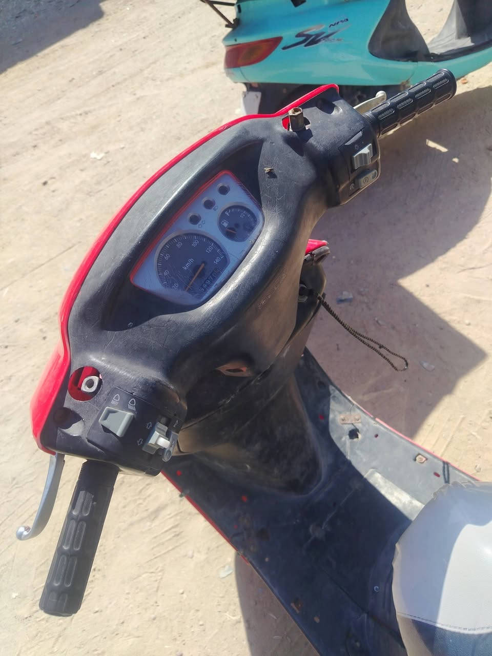 دراجة فراشةللبيع مكينة جديده لا تنقيص ولا تبخير كهربائيات كلها شغاله نقصها بس باتري باتريها تعبان السعر 300 وبيها مجال ***********
