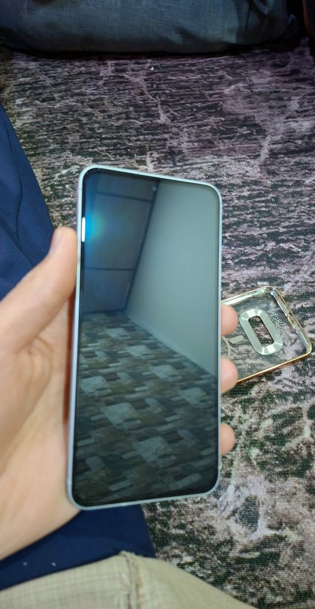 سامسونج اي 56اخو الجديد ملحقات كاملة باكيت والكيبل الاصلي للبيع السعر ٣٧٥ وبي مجال بسيط  
للاستفسار الاتصال ***********
