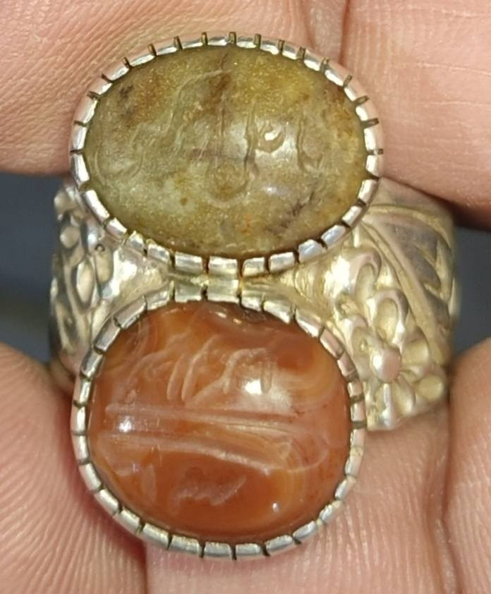 خاتم مزدوج يماني قديم حجره وصياغه قديمه وثقيلة للبيع
السعر ١٢٥ ألف مكاني نجف قريه الغدير ***********
