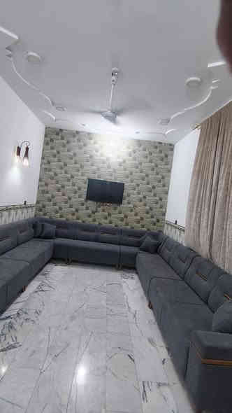 الدار للبيع طابو صرف بناء حديث المساحه 150غرفتين وصاله ومطبخ واستقبال صحيات داخلي  وخارجي الارضيه مرمر درجه اولئ  قرب مدرسه عطاء القاسم حي الزهراء السعر 100للاستفسار  ***********
