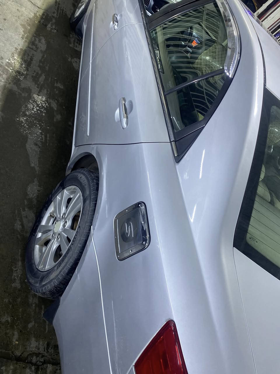 السلام عليكم سوناتا 2008 وارد امريكي  بيها ثلاث قطع صبغ بدون دواخل للجماليه محرك V6 فتحة سقف تحكمات شاشة وكامرة بلاديةوكير والمحرك  كفاله 
السيارة جديدة لوك
سعر100 
***********
