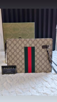 مجموعة نضارات شمسية وهاند باك ماستر كوالتي للبيع كلهم بسعر مناسب هذا ر...