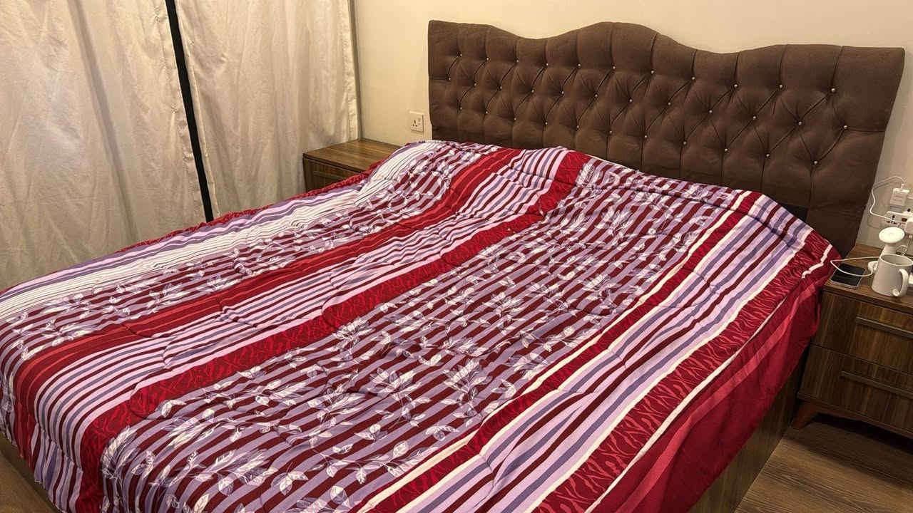 سرير + ٢ كمودينة + ميز تواليت  مع مراية  ١٧٥ الف


**إذا كنت صاحب هذا الإعلان وتريد حذفه لأي سبب، رجاءا أرسل رسالة إلى الدعم الفني**