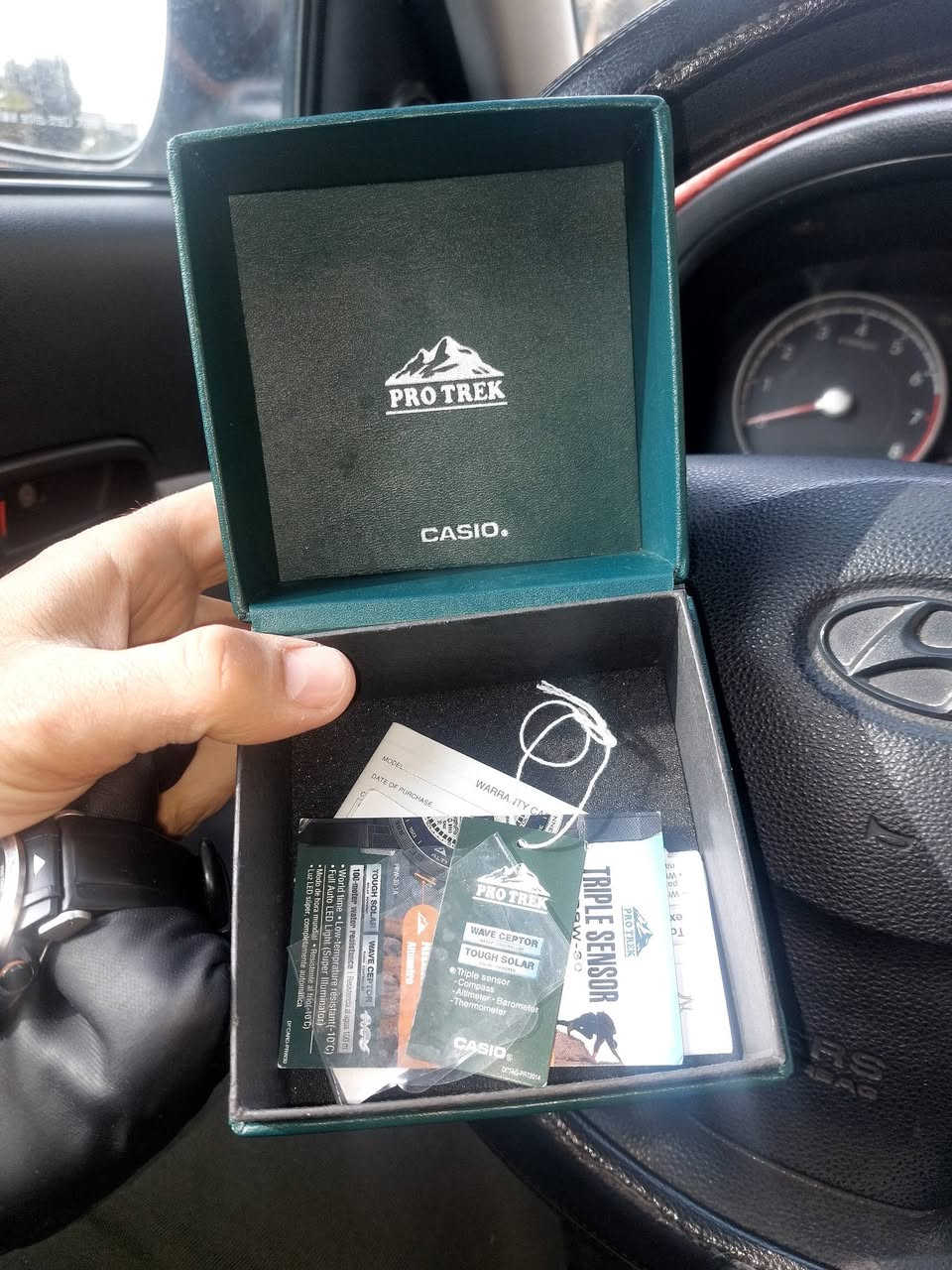 كاسيو بروترك 
190 الف
***********
