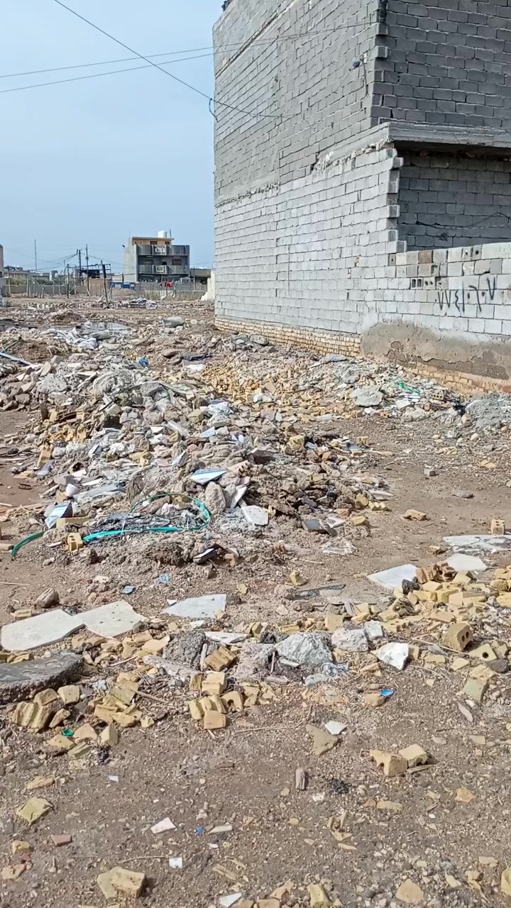 سلام عليكم قطعه ارض للبيع مساحه 200 متر مكانهه سبع قصور شارع المشروع المنطقة المقابيل ثعالبه ماي كهرباء خدمات جاي يشتغلون بيهه مجاري وتبليط بناء مفتوح بيهه سعرهه 22 رقم الهاتف *********** وشراي ينتصل
