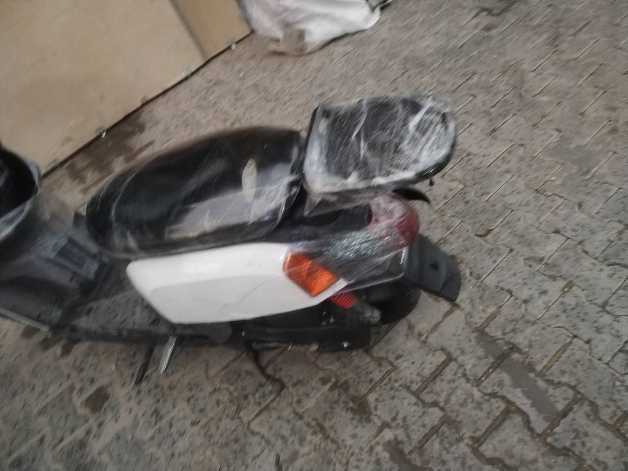 سلام عليكم بوليس مكينه حلوه بس دبلات امامي واكفه فقط سعر 500 مكاني حي عدل *********** واتساب
