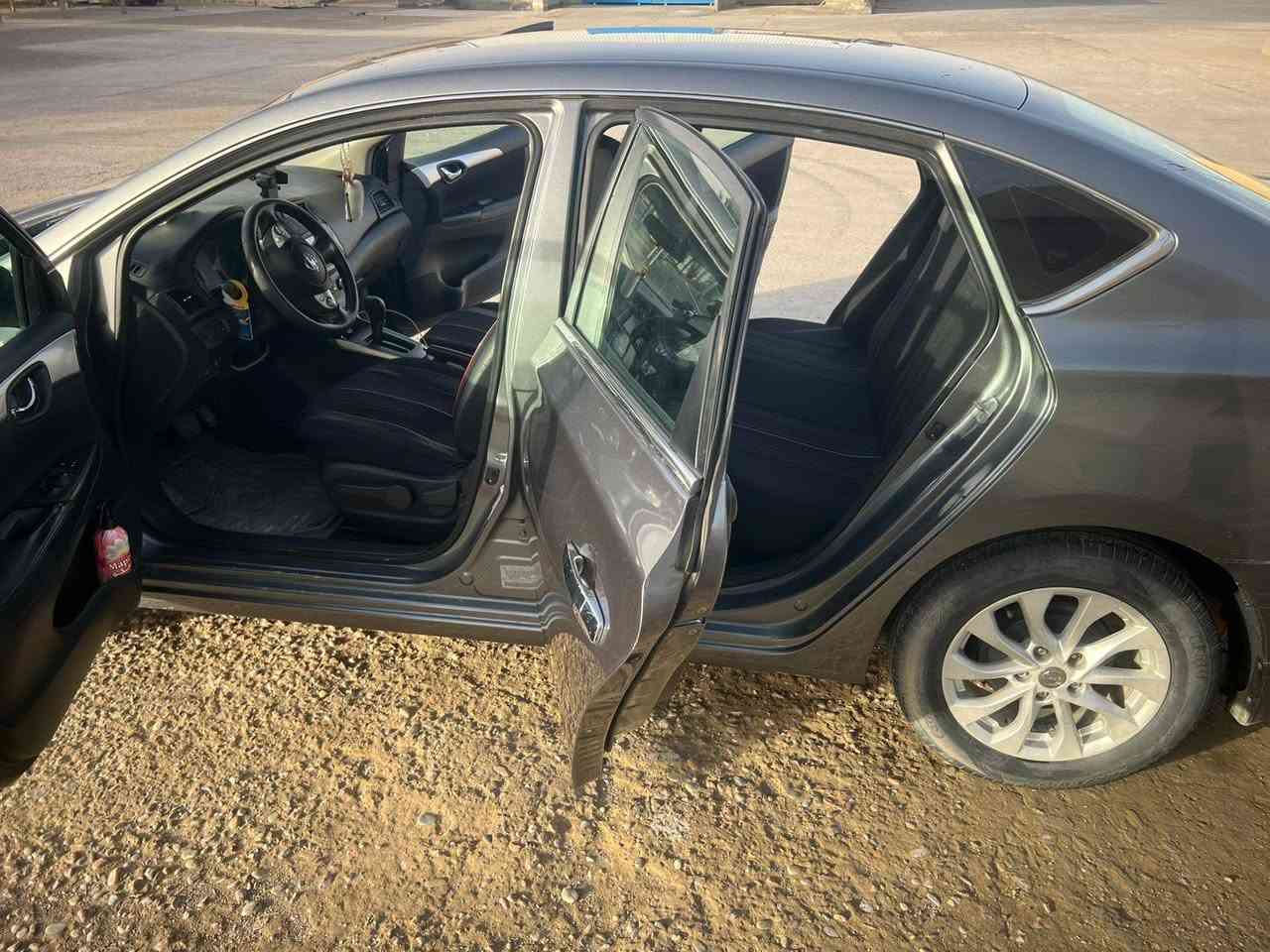 اللبيع سياره نيسان سنترا2019/ السعر120 /***********
