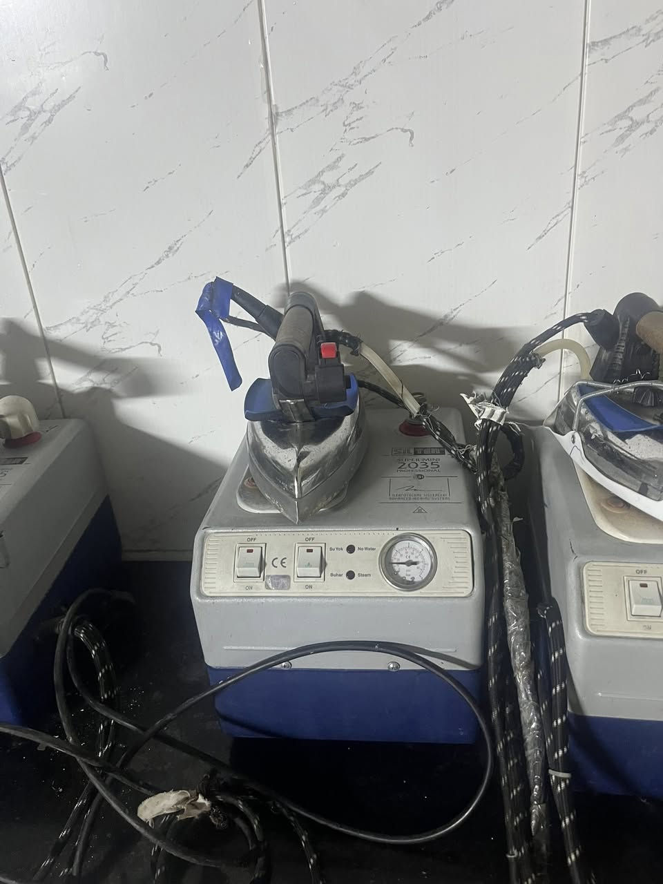 سلام عليكم نورفه مستخدمه العدد ٣الوحده ١٥٠السكن بغداد البلديات تواصل ***********
