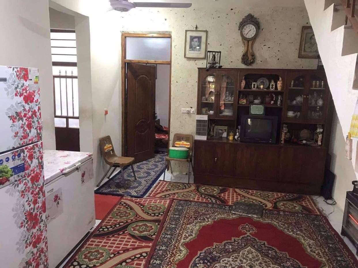 بيت للبيع بعقوبة الوثبه قرب محلات الغيبي مقابيل الشرطه النهريه مساحه الارض 106 زراعي سند 25 متكون من 3طوابق الطابق الاول غرفه نوم واحده ومطبخ وصحيات خارجيه وداخليه الطابق الثاني 3غرف نوم وصحيات الطابق الثالث غرفه نوم واحده مع بلكونه


**إذا كنت صاحب هذا الإعلان وتريد حذفه لأي سبب، رجاءا أرسل رسالة إلى الدعم الفني**