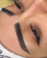 مرحبا ياحلـوات 😍♥️ جايتكـم بشغـل وعروض العيـد  يم الماكيرا الماهـره تم...