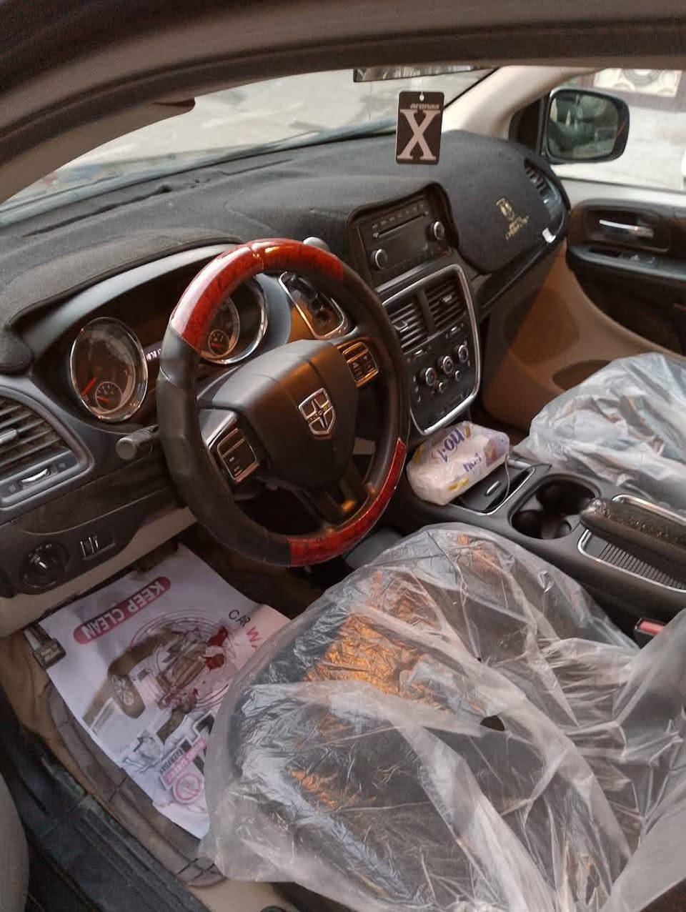 السلام عليكم
سياره دوج كرفان للبيع موديل  2012 
محرك 3600
كاملة من جميع النواحي  كير وحدادية وتبريد
 تخم تاير ابواب ميكانيك جام كهرباء وتبريد 3قطع ثلج   سياره جاهزة وبأسمي هزتها جديدة
السعر 118$ وبيه مجال للشراي الحقيقي 
 مشروع وطني  التفاصيل بالمنشور العنوان الرصافه بغداد 
 (فقط بيع)اعتذر ما اراوس 
للاتصال 
 ‏‪0775 756 8675‬‏
***********
