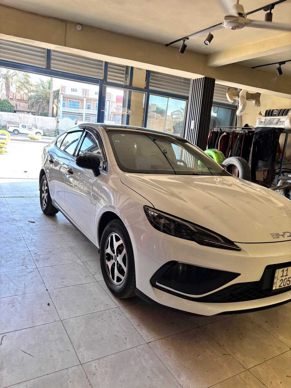 سلام عليكم BYD سيل 05
موديل 2025 
لون ابيض 
السياره جديده وجاهزه هيه وملحقاتها 
عليها اضافات كله اصليه المواصفات المعروفه النص فول سياره ماشيه 5000 فقط قابل لزياده 
سياره تحويل بأسمي 
التواصل على الرقم فقط 🚨 
رقم ***********

