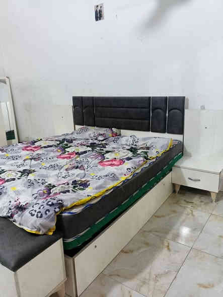 للبيع 9قطع ضررهه بسيط العنوان ديوانيه مركز سعر جدا مناسب والشراي بي خير ويدلل سعر خاص او اتصال على رقم ***********بي واتساب
