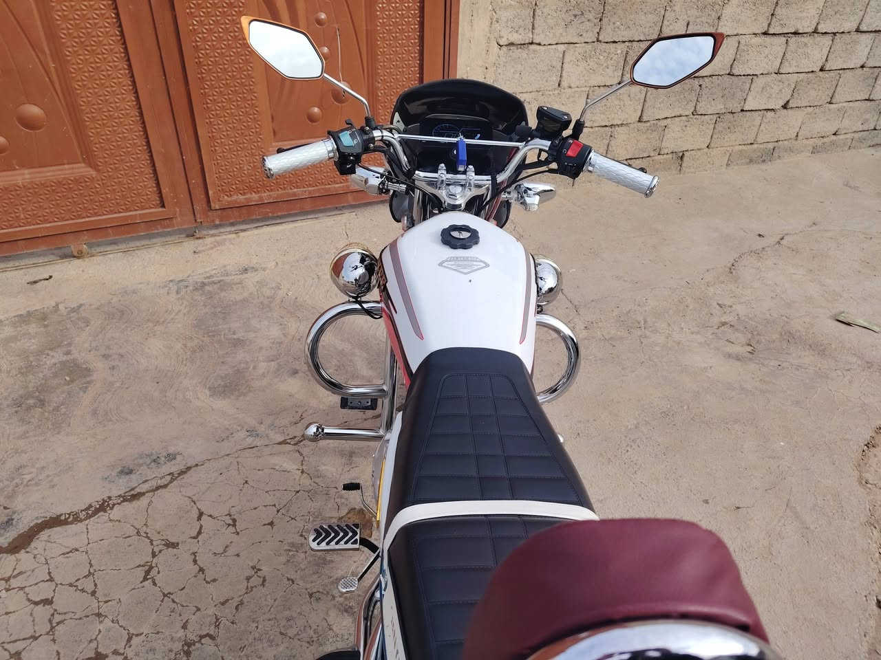 دارجه جني ابوالكله موديل 25محرك 200بعده عله وضع الشركه السعر 900وبي مجال وهله بل الشرايه مكاني الحويجه داخل ***********
