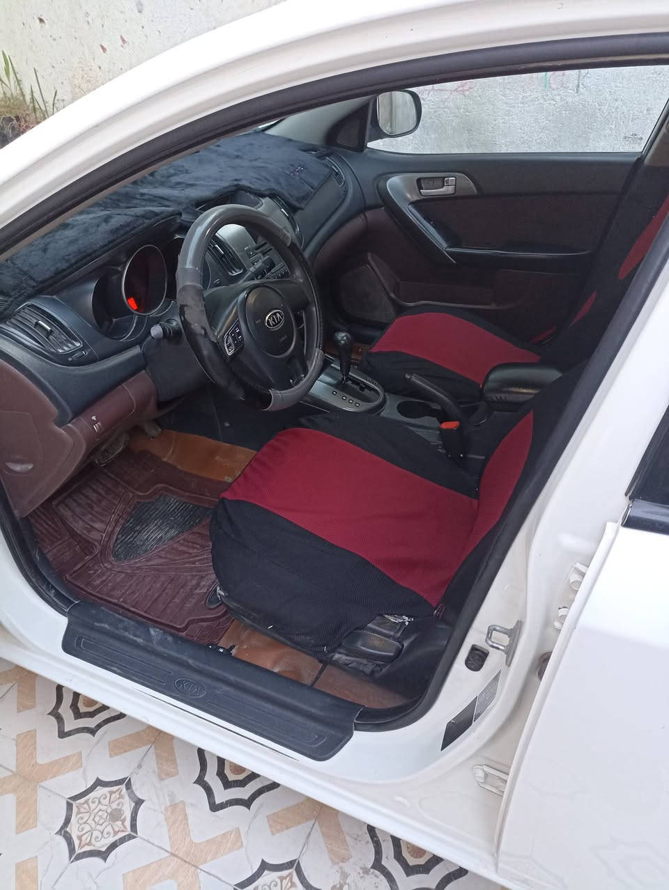 السلام عليكم 
سيراتو للبيع موديل 2011 خليجي محرك 1600 رقم اربيل بأسمي سنويه ل 2030
هزه جديده السونار مرفق مع المنشور المكان
 الديوانية المهناويه
موبايل ***********
السعر 95$ بيها مجال
