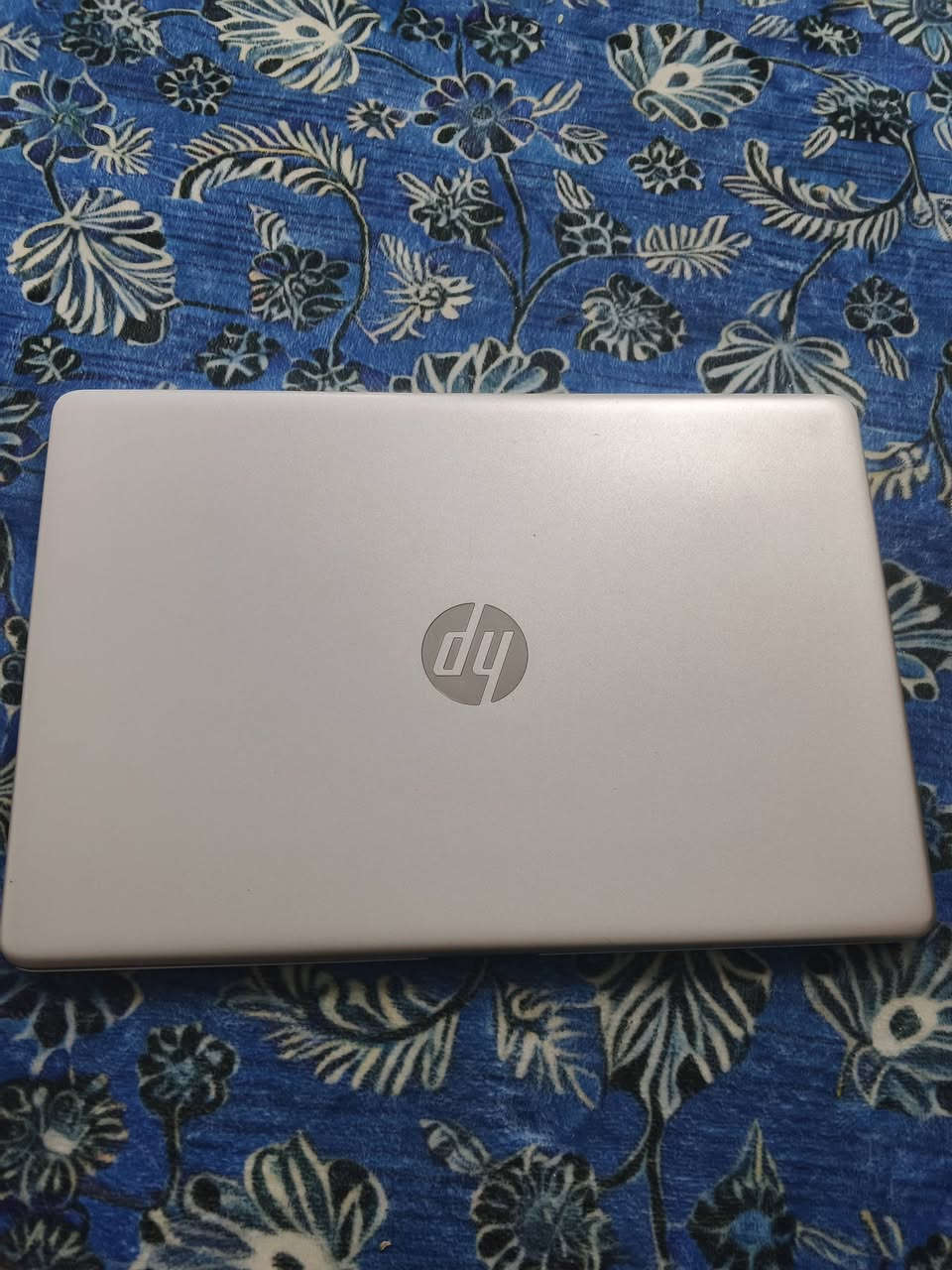 لابتوب hp نظافة عالية للبيع فقط سعره 550 الف بي مجال بسيط المكان النجف هذا رقمي ***********3
